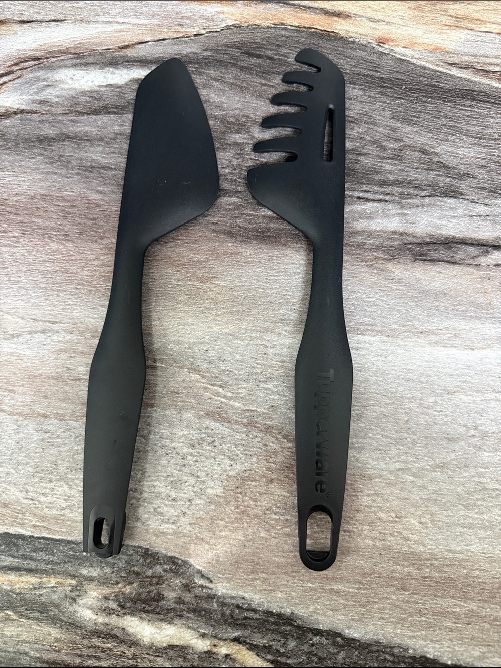 Tupperware Chef Series Tongs - Picture 3 of 4